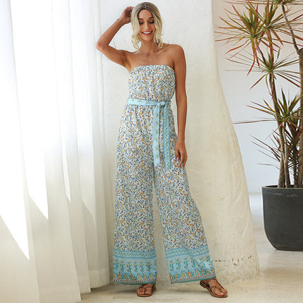 Mono bohemio sin tirantes y pierna ancha: un elegante atuendo de verano