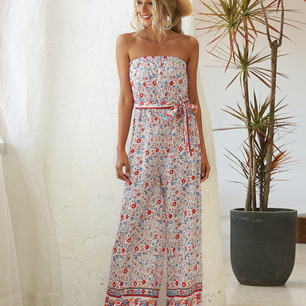 Mono bohemio sin tirantes y pierna ancha: un elegante atuendo de verano