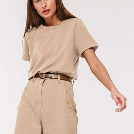 Camiseta clásica esencial: cómoda y elegante para el día a día.
