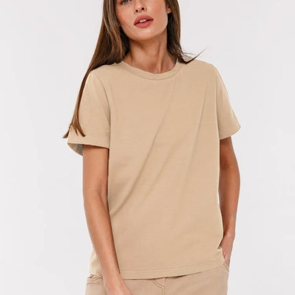 Camiseta clásica esencial: cómoda y elegante para el día a día.