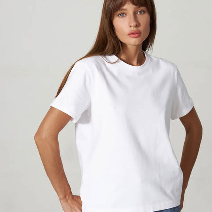 Camiseta clásica esencial: cómoda y elegante para el día a día.