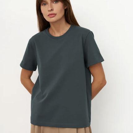 Camiseta clásica esencial: cómoda y elegante para el día a día.
