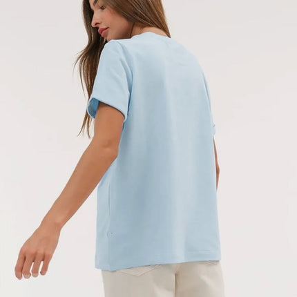 Camiseta clásica esencial: cómoda y elegante para el día a día.