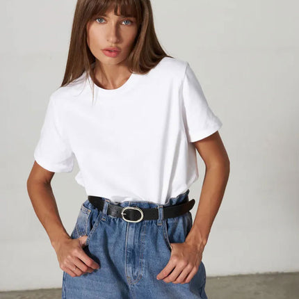 Camiseta clásica esencial: cómoda y elegante para el día a día.