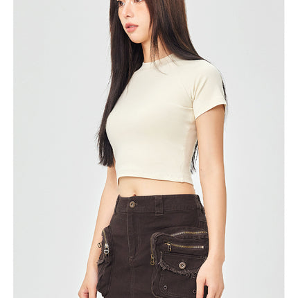 Beige crop top
Short sleeve fitted tee
Casual summer crop top
Basic trendy t-shirt
Minimalist fashion top