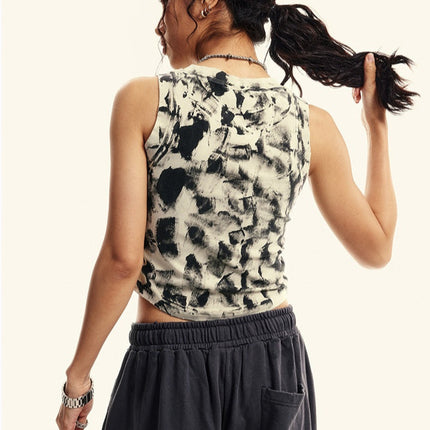 Tie-dye crop top
Sleeveless streetwear top
Edgy casual tank top
Grunge aesthetic top
Women's urban fashion
Trendy summer crop top