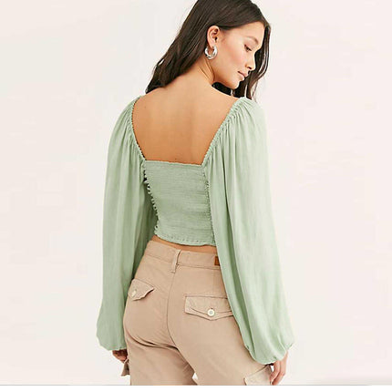 Top corto fruncido verde salvia con mangas abullonadas: una elegante blusa de verano