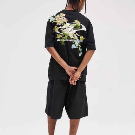 Oversized embroidered t-shirt
Floral embroidery t-shirt
Streetwear embroidered tee
Designer embroidered t-shirt
Unisex oversized t-shirt
Trendy streetwear fashion
High-quality embroidery tee
