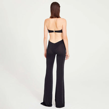 Black cutout jumpsuit
Halter neck evening jumpsuit
Sexy party outfit for women
Elegant black jumpsuit
Trendy one-piece outfit