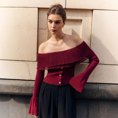Off-shoulder top
Elegant off-shoulder blouse
Ruffle sleeve fashion
Trendy pleated top
Stylish evening wear