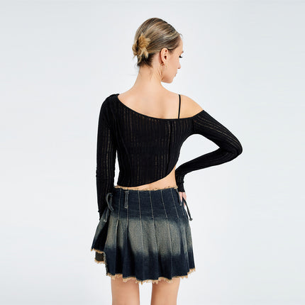 Black hollow-out crop top
Knitted long sleeve top
Y2K aesthetic fashion
Hollow-out sweater top
Sexy knitted crop top
Trendy streetwear for women
Edgy fall fashion
Mesh cutout top
Clubwear long sleeve top