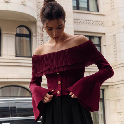 Off-shoulder top
Elegant off-shoulder blouse
Ruffle sleeve fashion
Trendy pleated top
Stylish evening wear
