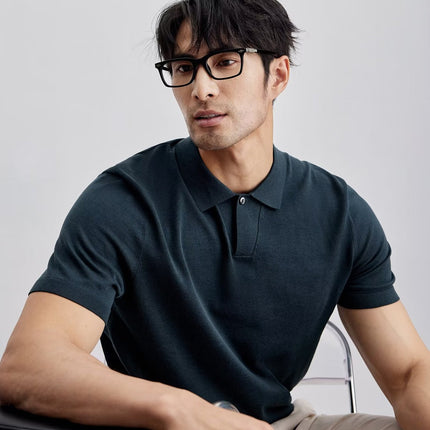 Men's knit polo shirt
Classic short-sleeve polo
Soft knit polo for men
Business casual polo
Elegant men's polo shirt
Smart casual knitwear