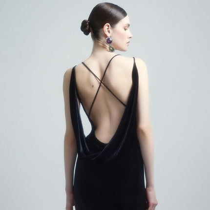 Luxury evening gown
Black velvet dress
Designer formal dress
Red carpet dress
Elegant evening wear
formal dresses for women
evening dress for women
Glamorous nightwear
Velvet mermaid gown