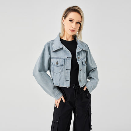 Chaqueta vaquera corta de verano para mujer: ligera y elegante.