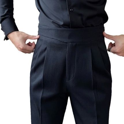 Elegante pantalón gurkha italiano de tiro alto para hombre: pantalón formal plisado de corte entallado.
