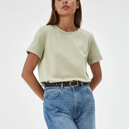 Camiseta clásica esencial: cómoda y elegante para el día a día.