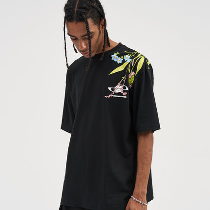 Oversized embroidered t-shirt
Floral embroidery t-shirt
Streetwear embroidered tee
Designer embroidered t-shirt
Unisex oversized t-shirt
Trendy streetwear fashion
High-quality embroidery tee