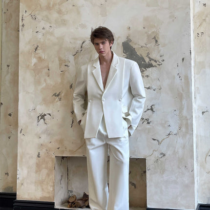 white suit for men

men’s formal white suit

double breasted blazer men

modern men's suit

Korean suit style
minimalist white outfit

fashion-forward men's suit

relaxed fit white suit

men’s runway style

luxury men’s formalwear